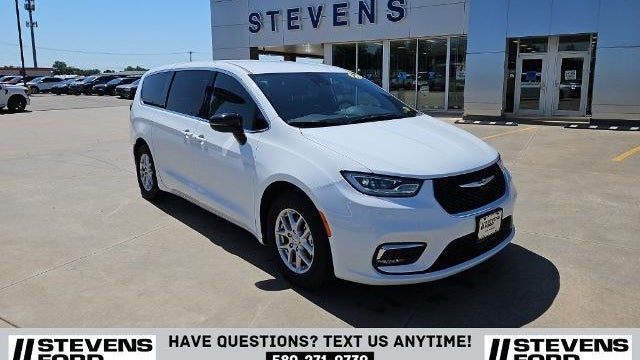 Preowned 2025 Chrysler Pacifica Select for Sale