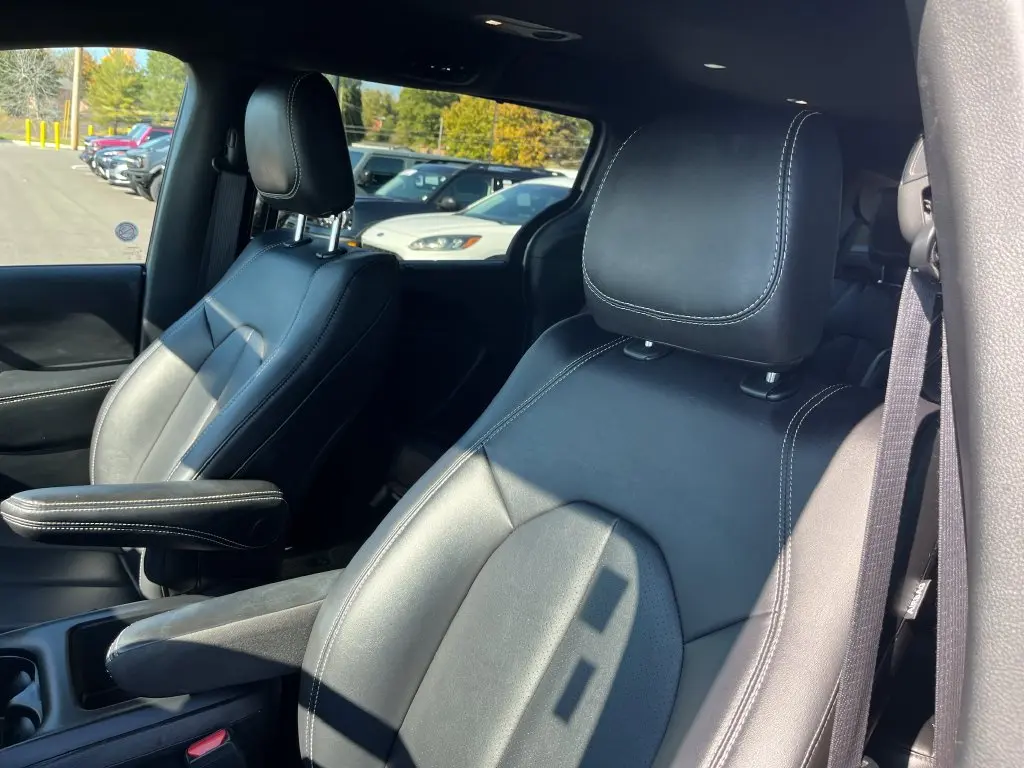 2026 Chrysler Pacifica - $32,400