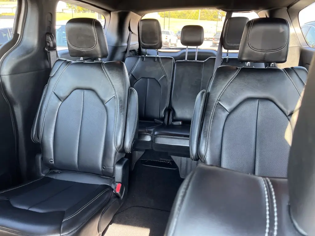 2026 Chrysler Pacifica - $32,400