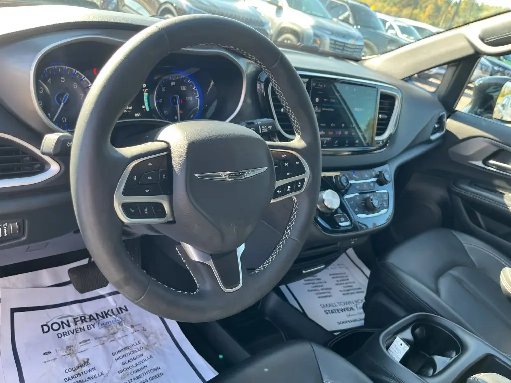2026 Chrysler Pacifica - $32,400