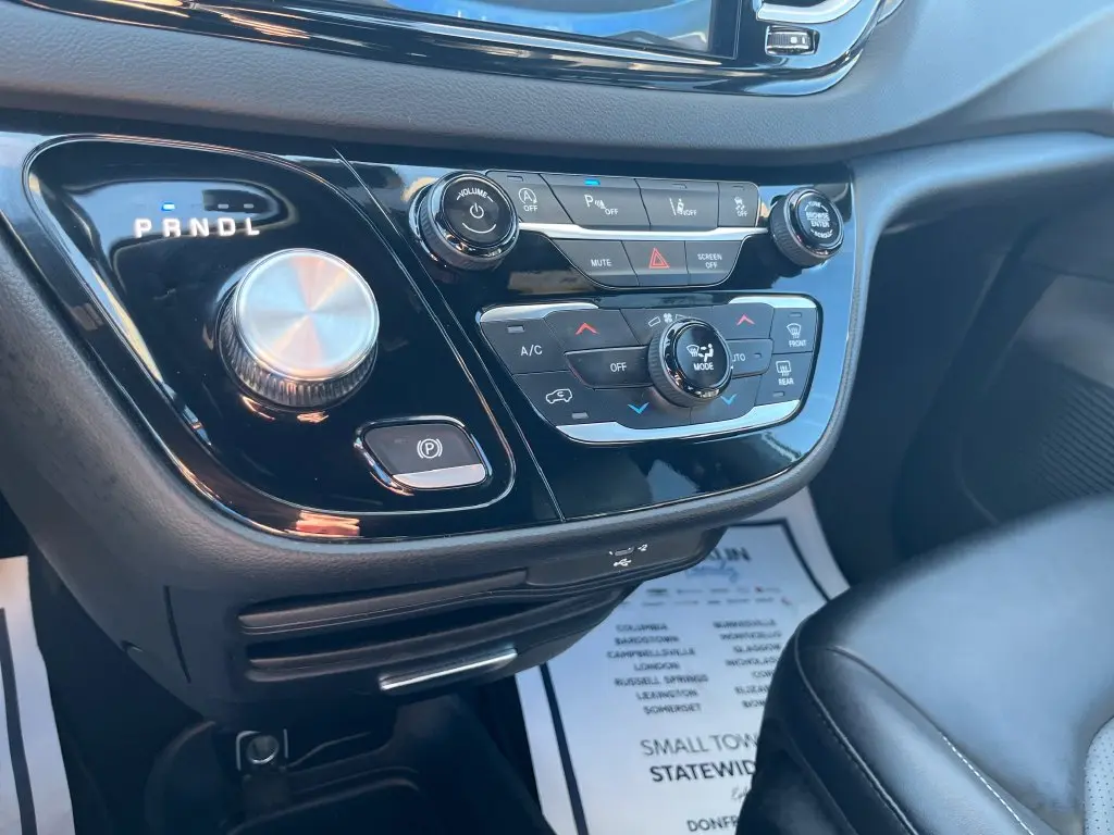 2026 Chrysler Pacifica - $32,400