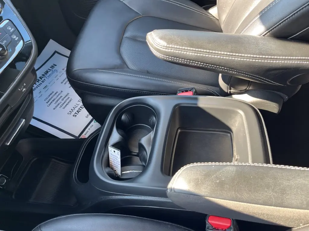 2026 Chrysler Pacifica - $32,400