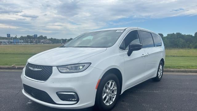 Preowned 2026 Chrysler Pacifica Select for Sale