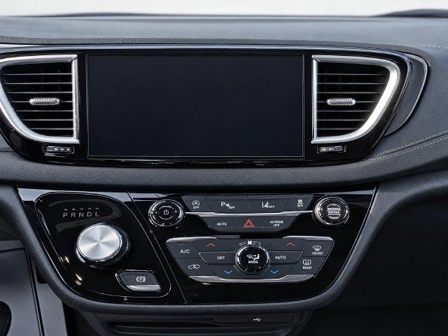 2027 Chrysler Pacifica - $38,000