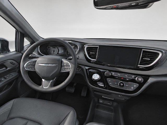2027 Chrysler Pacifica - $38,000