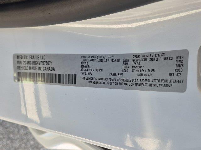 2027 Chrysler Pacifica - $38,000