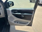 2012 Town and Country Thumbnail 21