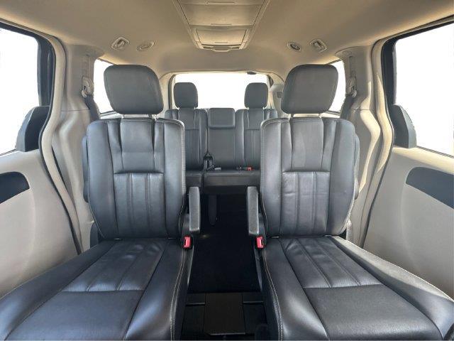 2012 Chrysler Town And Country - $3,995