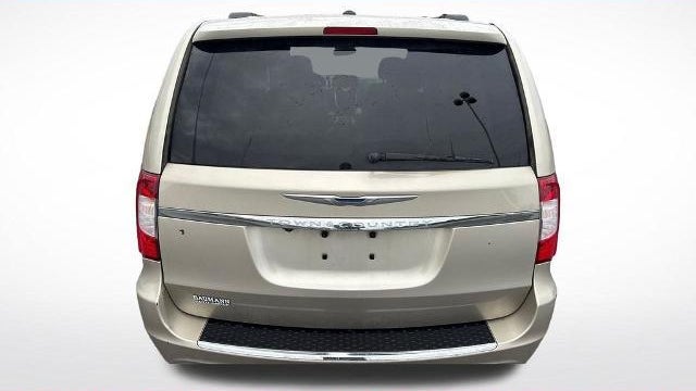 2013 Chrysler Town and Country Touring