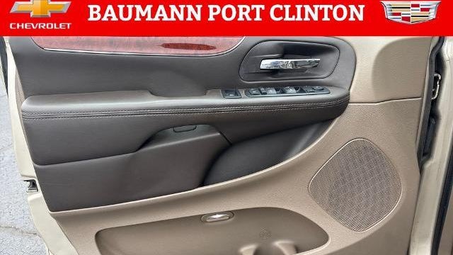 2013 Chrysler Town and Country Touring
