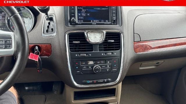 2013 Chrysler Town and Country Touring