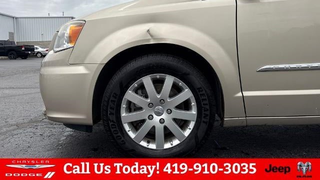 2013 Chrysler Town and Country Touring