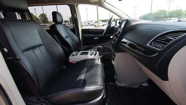 2015 Chrysler Town and Country Touring