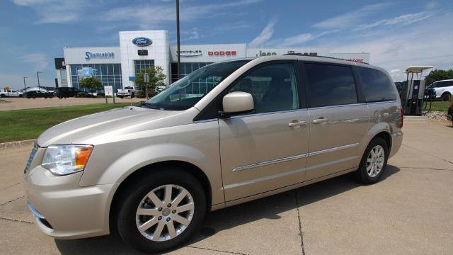 2015 Chrysler Town and Country Touring