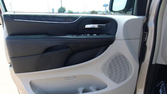 2015 Chrysler Town and Country Touring