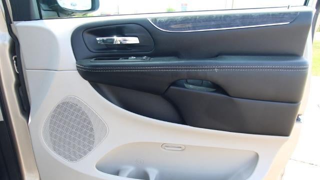 2015 Chrysler Town and Country Touring