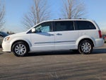 2016 Town and Country Thumbnail 4