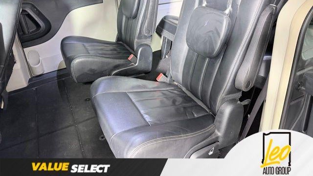 2016 Chrysler Town and Country Touring
