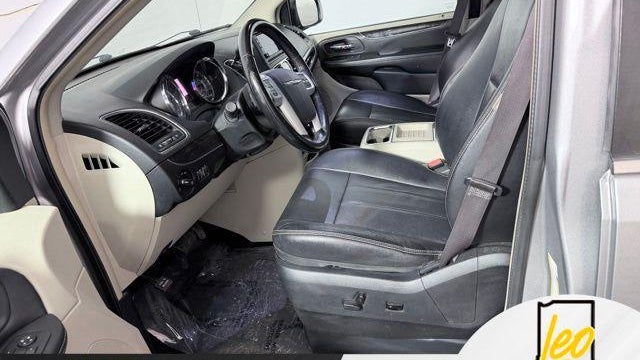 2016 Chrysler Town and Country Touring