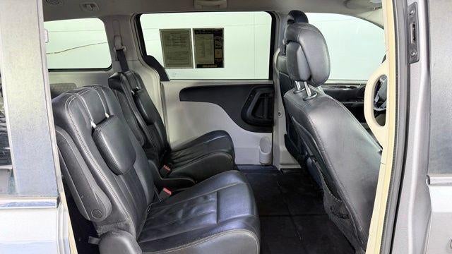 2016 Chrysler Town and Country Touring