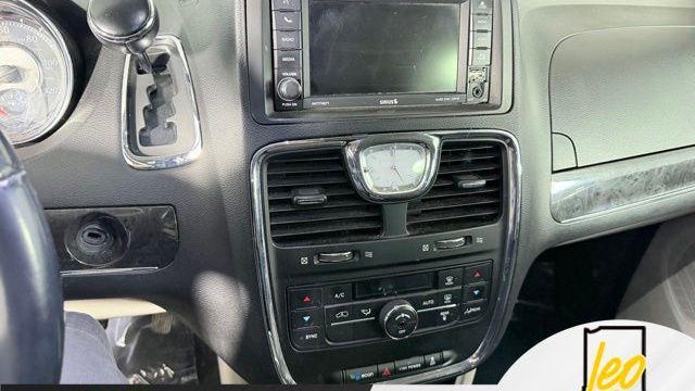 2016 Chrysler Town and Country Touring