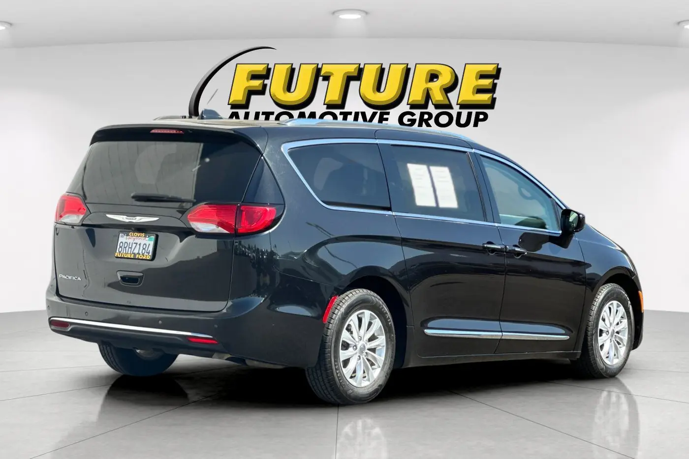 2019 Chrysler Pacifica - $15,750