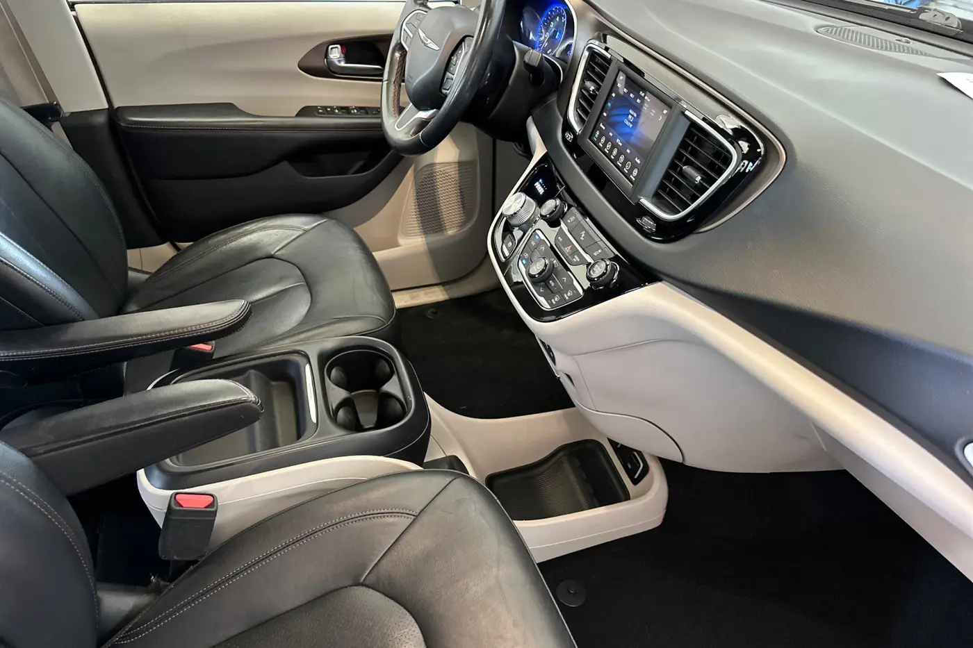 2019 Chrysler Pacifica - $15,750