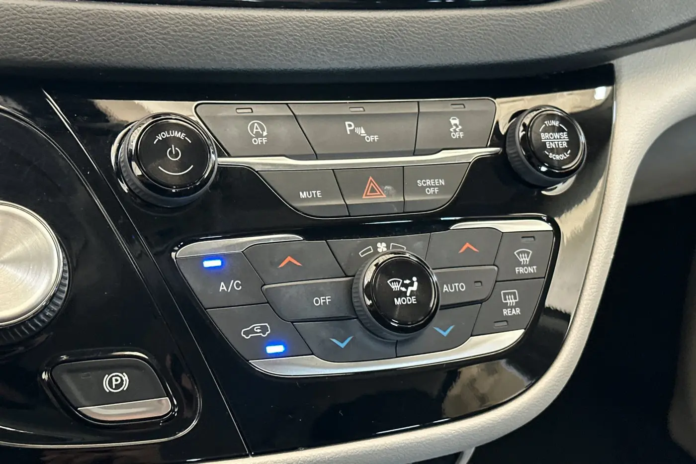 2019 Chrysler Pacifica - $15,750