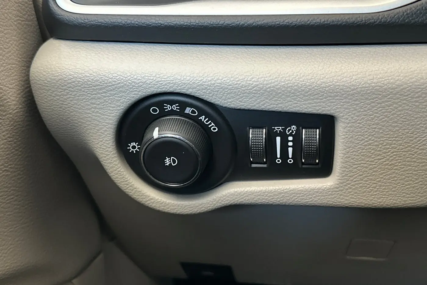 2019 Chrysler Pacifica - $15,750