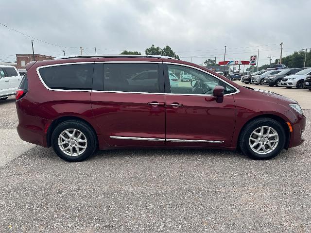 2020 Chrysler Pacifica - $9,900
