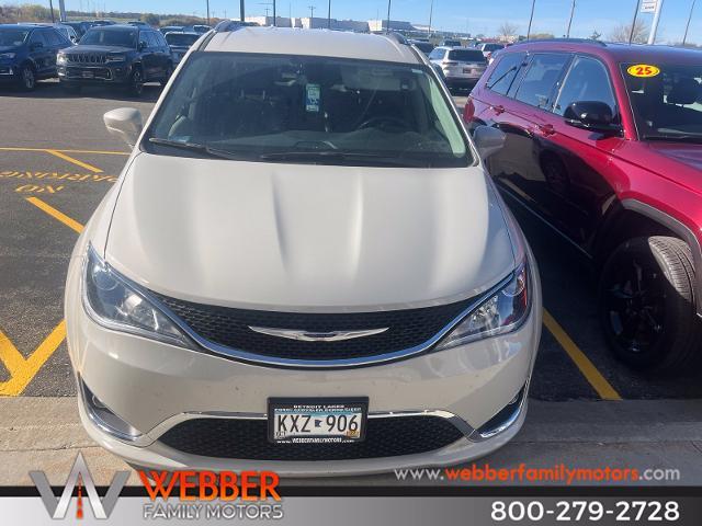 2020 Chrysler Pacifica - $21,990