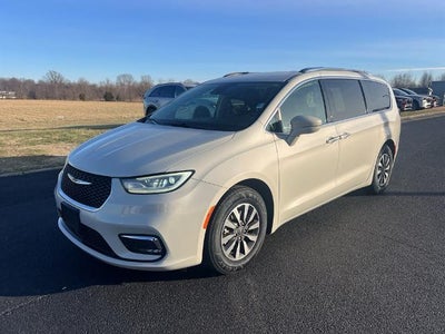 Photo of a 2021 Chrysler Pacifica Touring L 4DR Mini-Van for sale