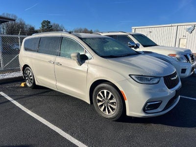 Photo of a 2021 Chrysler Pacifica Touring L 4DR Mini-Van for sale