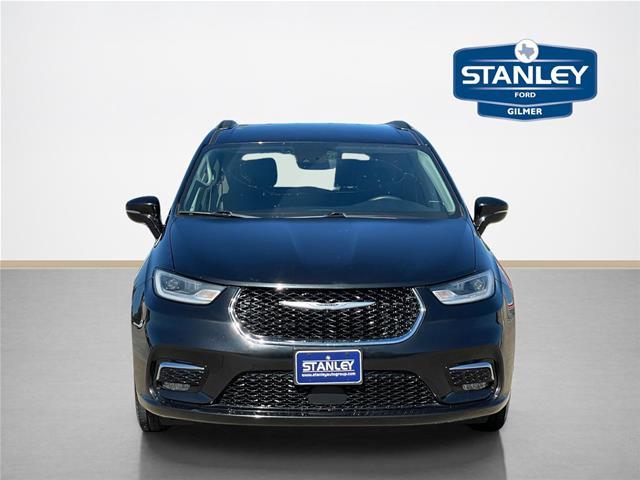 2022 Chrysler Pacifica - $17,500
