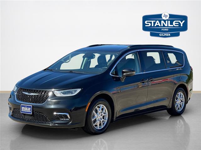 2022 Chrysler Pacifica - $17,500