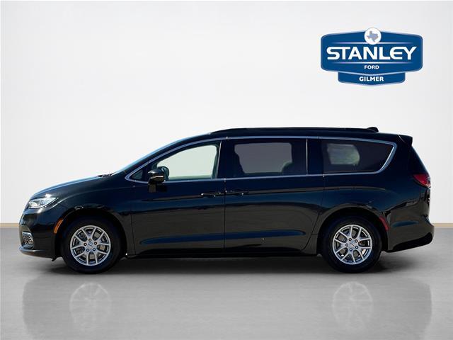 2022 Chrysler Pacifica - $17,500