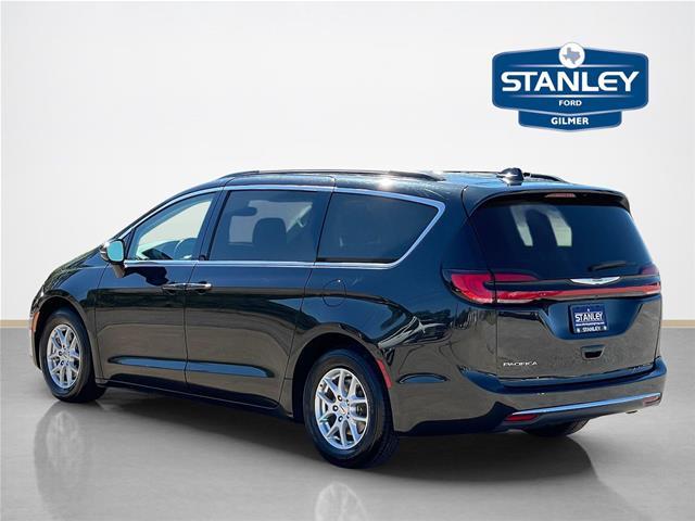2022 Chrysler Pacifica - $17,500