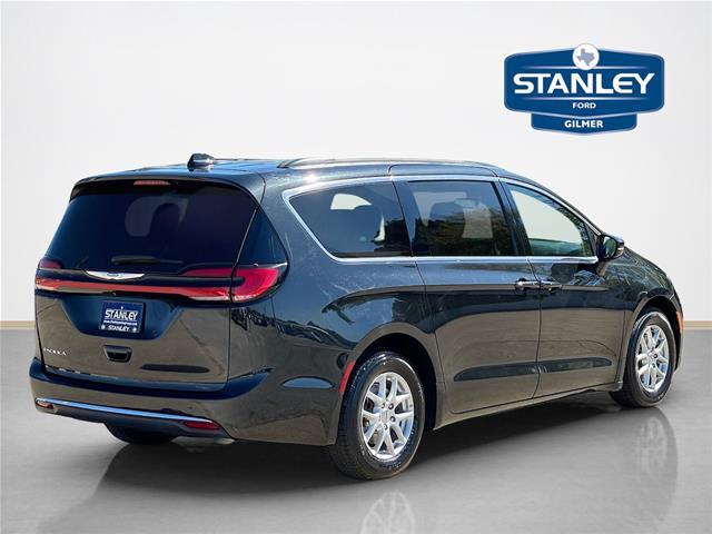 2022 Chrysler Pacifica - $17,500