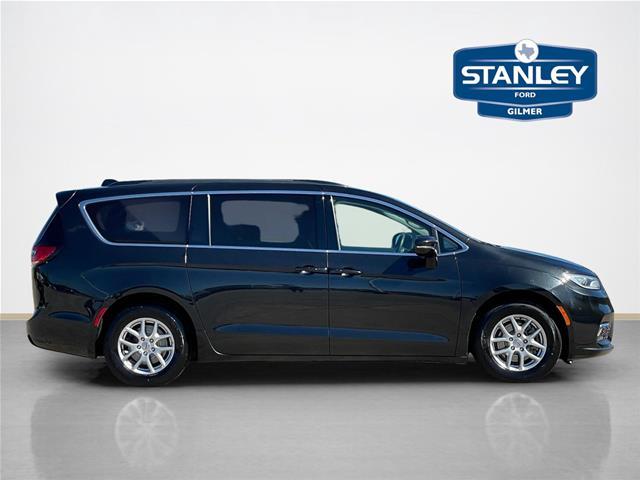 2022 Chrysler Pacifica - $17,500