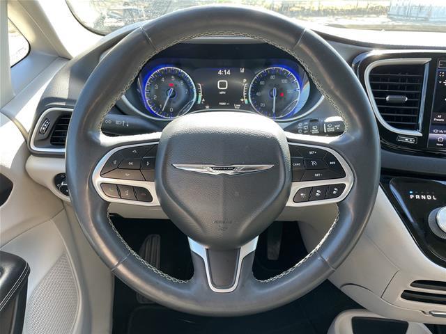 2022 Chrysler Pacifica - $17,500