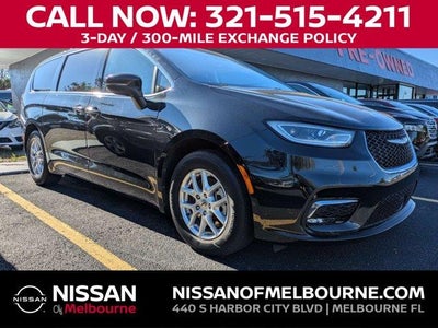 Photo of a 2023 Chrysler Pacifica Touring L 4DR Mini-Van for sale