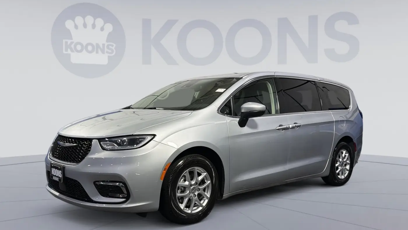 Preowned 2023 Chrysler Pacifica Touring L for Sale