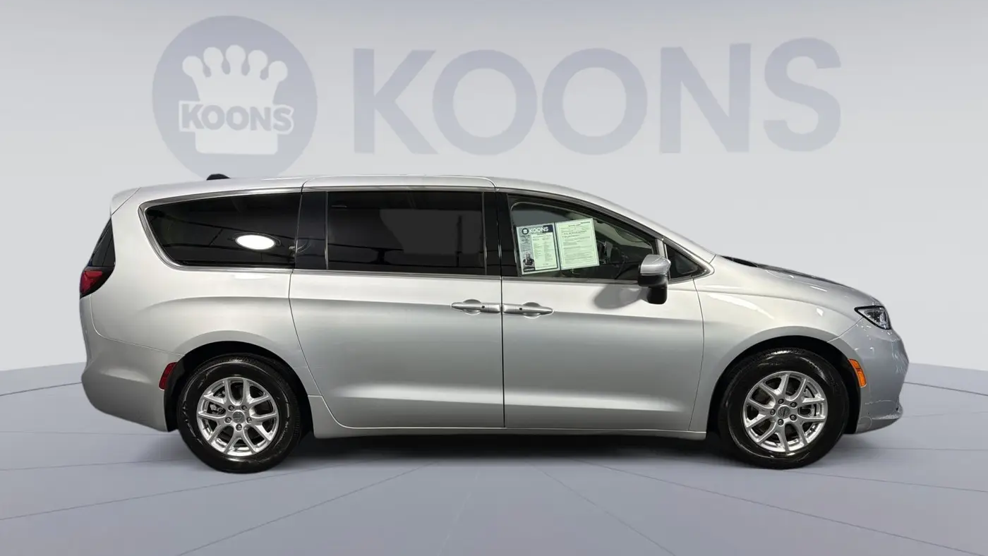 2023 Chrysler Pacifica Touring L