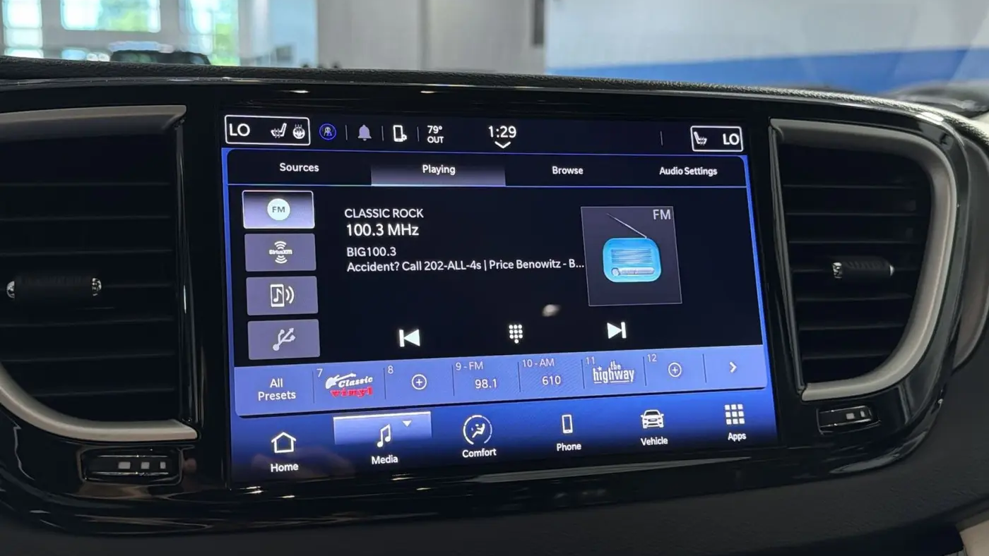 2023 Chrysler Pacifica Touring L