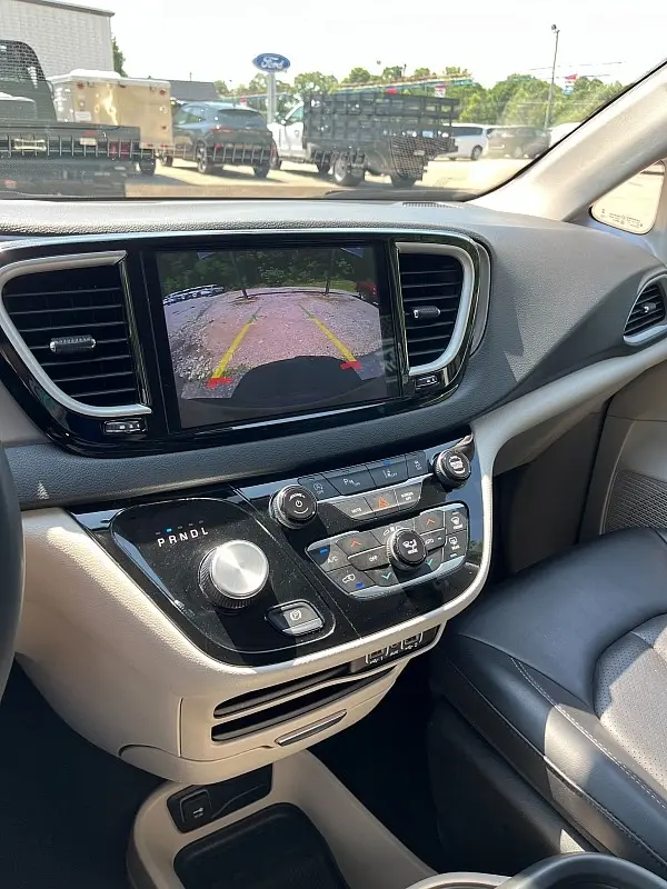 2023 Chrysler Pacifica - $22,998