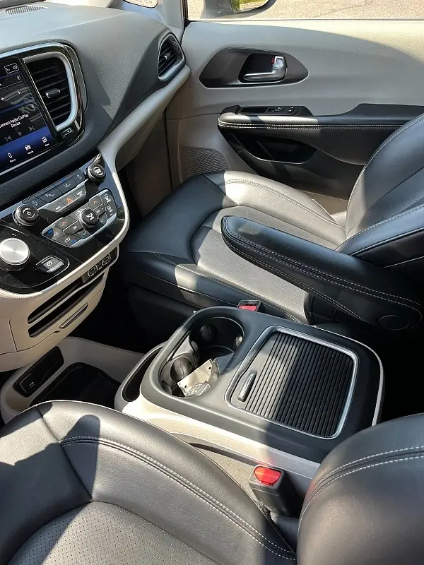 2023 Chrysler Pacifica - $22,998