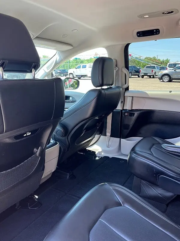 2023 Chrysler Pacifica - $22,998
