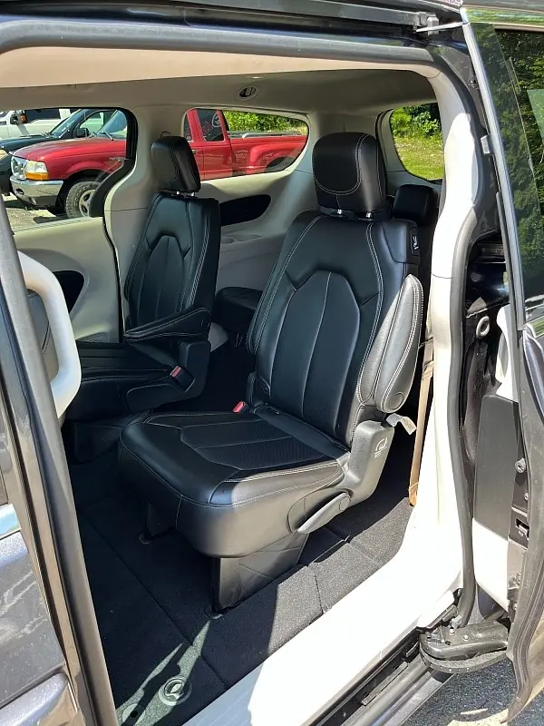 2023 Chrysler Pacifica - $22,998