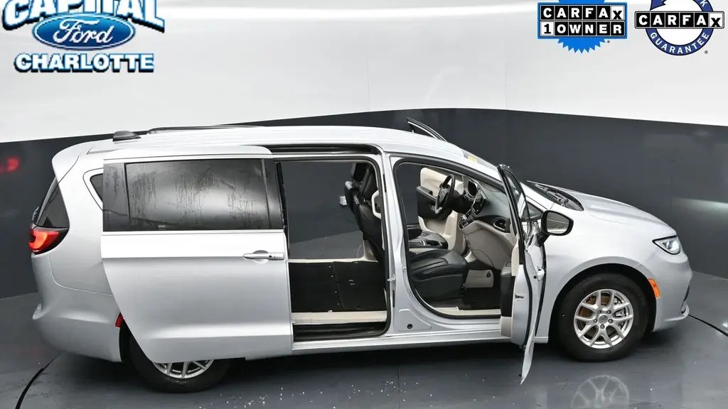 2023 Chrysler Pacifica Touring L