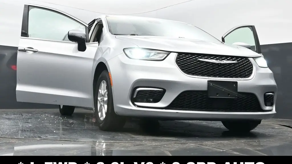 2023 Chrysler Pacifica Touring L